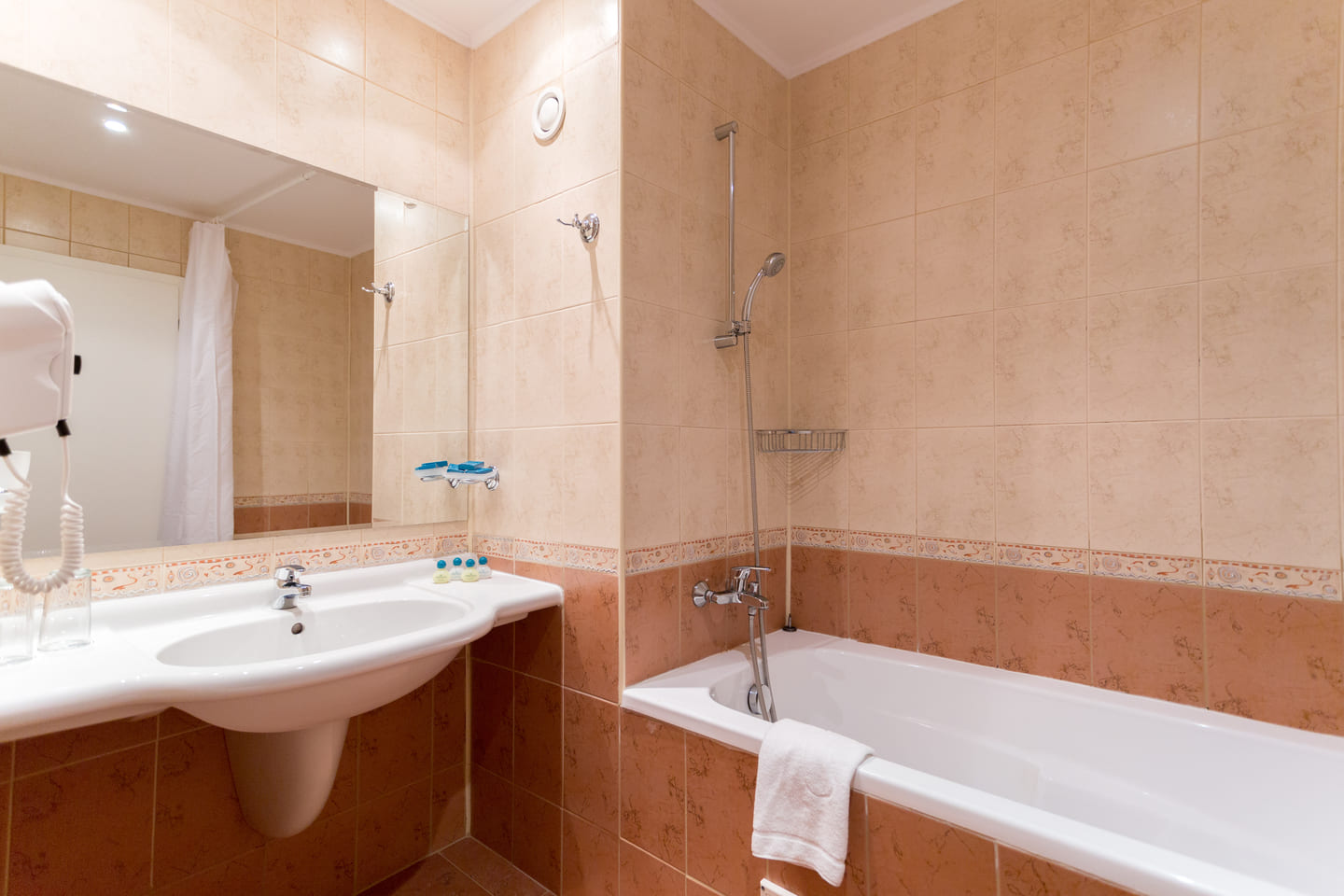 App_Premium_Bathroom.jpg