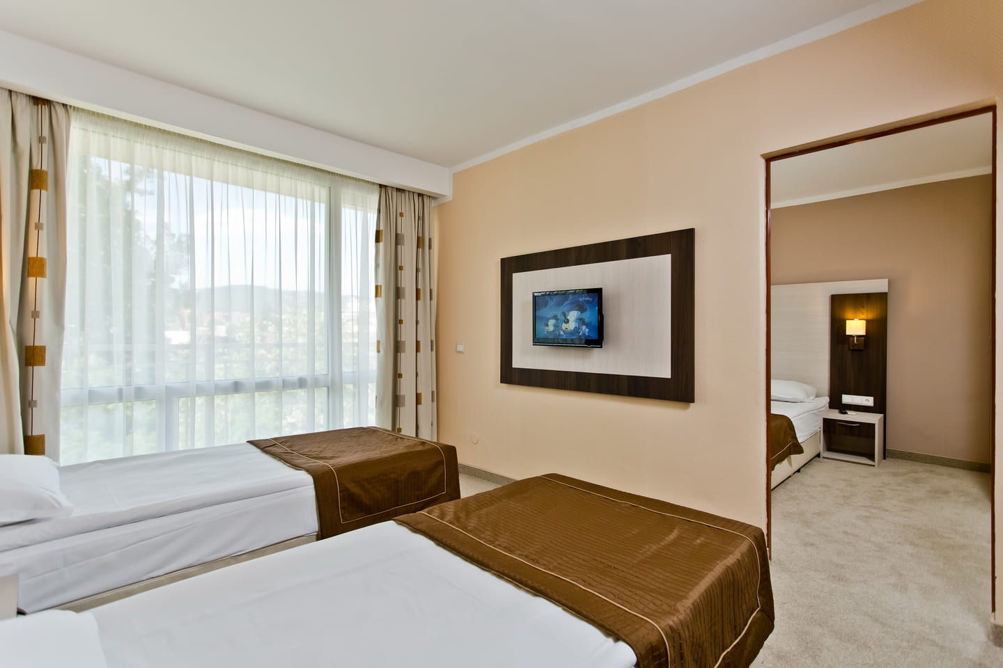 FAM_Suite_2.jpg