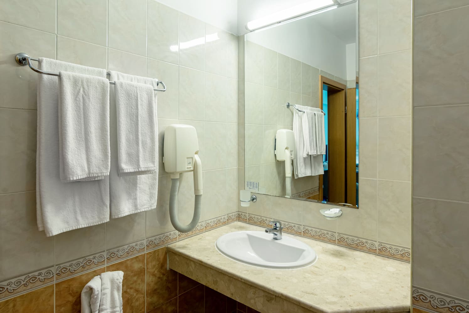 x_Bathroom_1.jpg