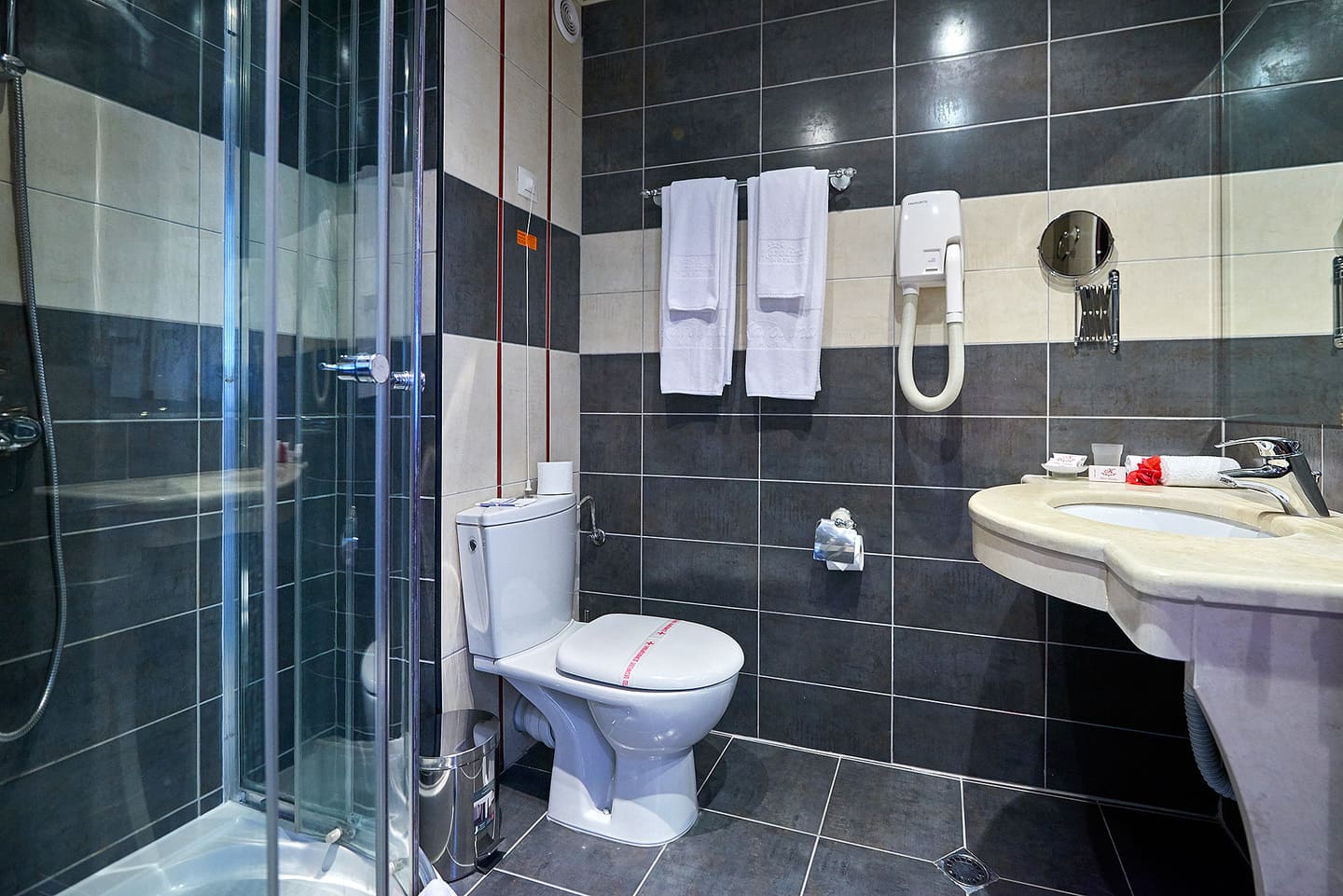 DBL_Bathroom.jpg