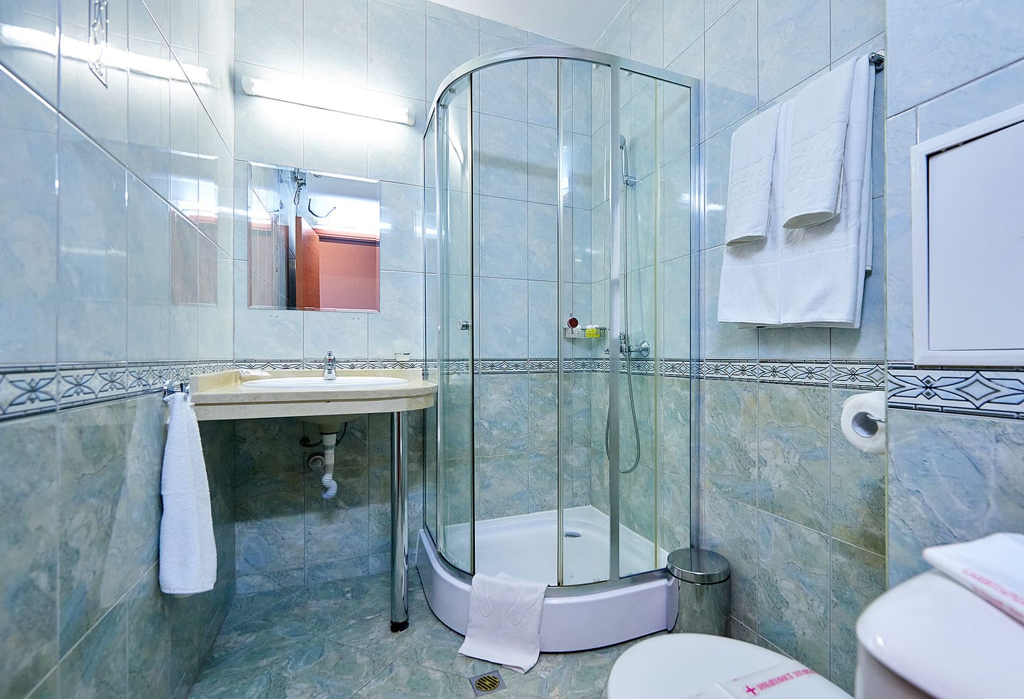 App_Bathroom_1.jpg