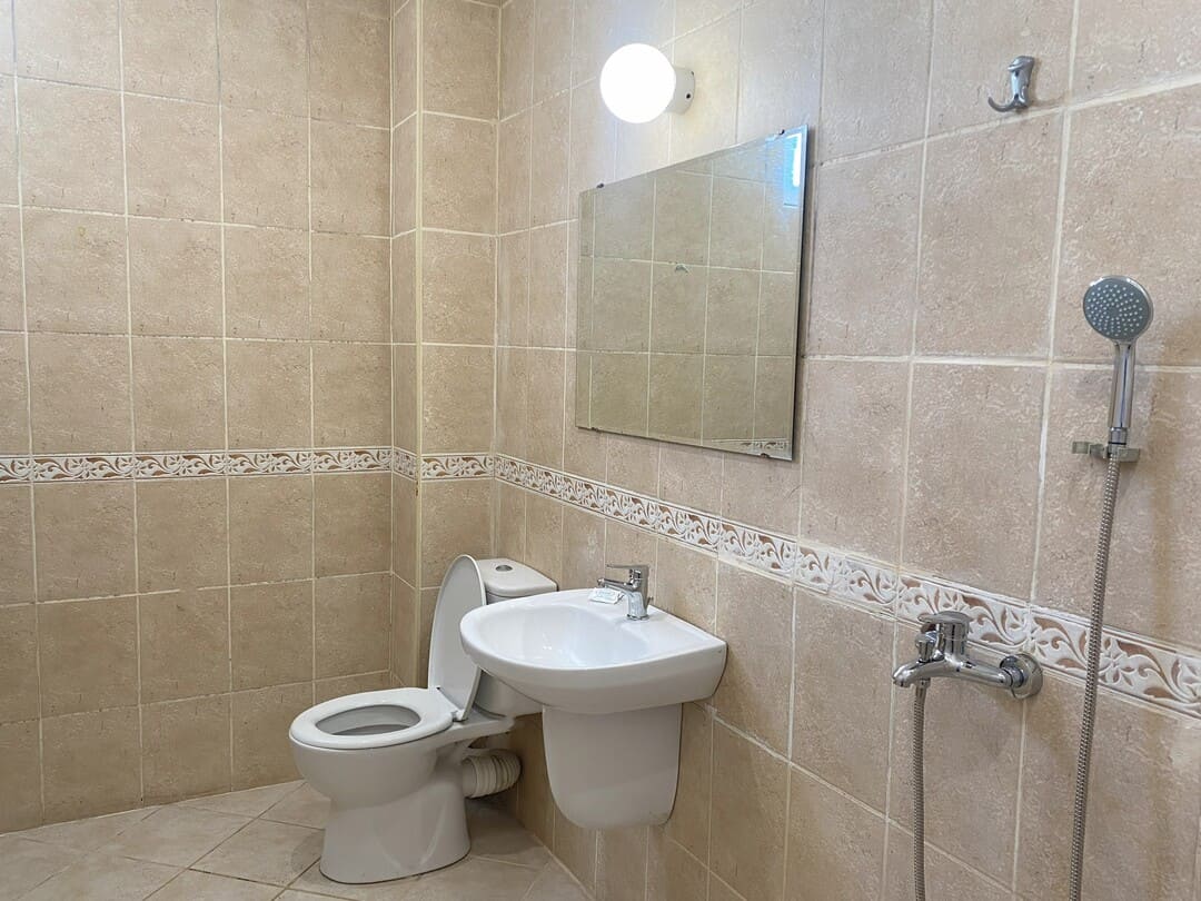 TRPL_Bathroom.jpg