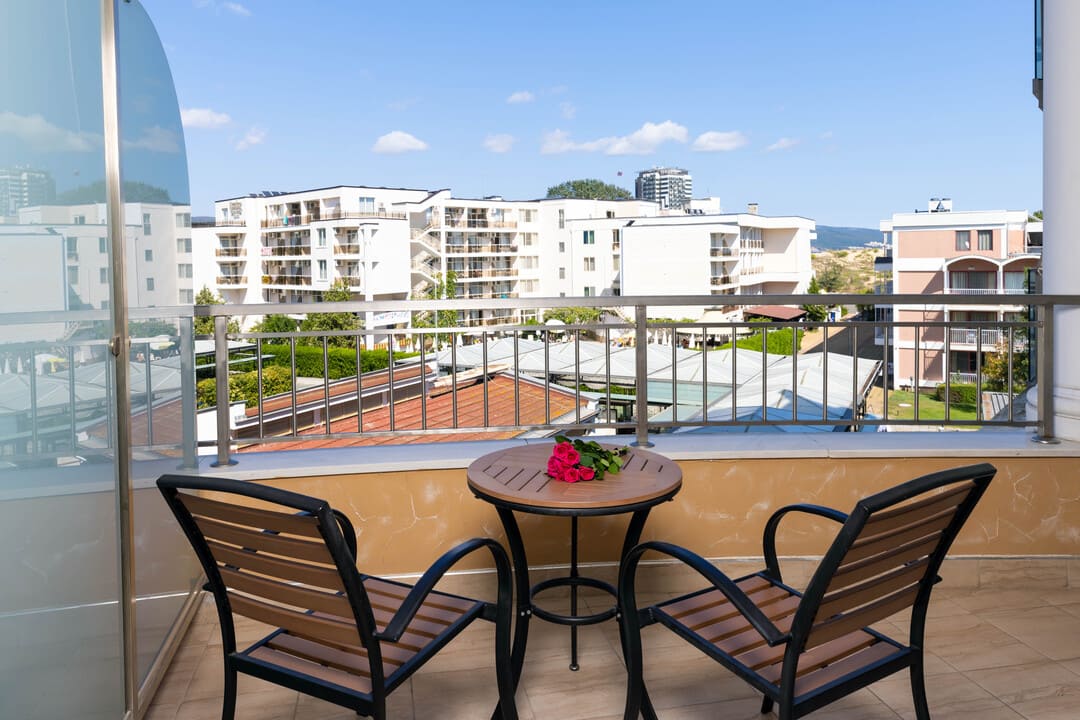 DBL_Balcony.jpg