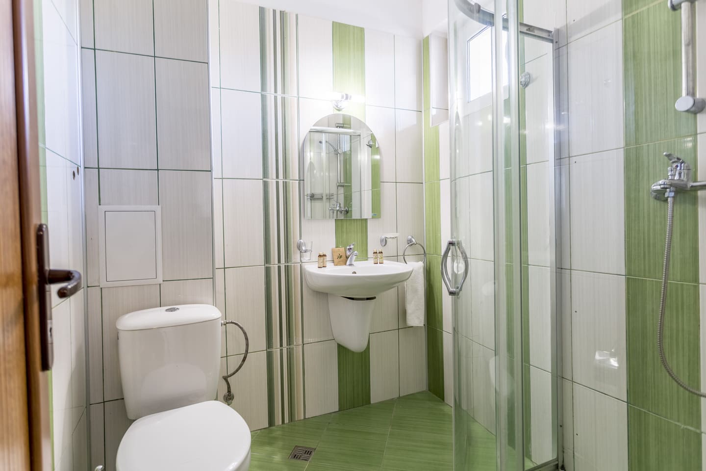 DBL_Bathroom_1.jpg