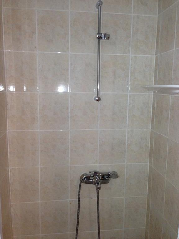 DBL_Bathroom_1.jpg