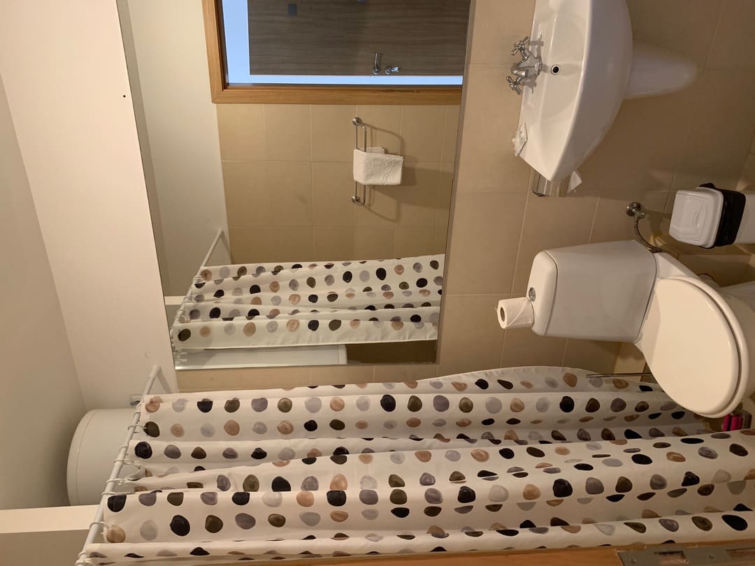 Studio_Bathroom.jpg