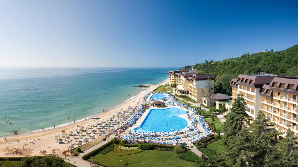 Riviera Beach  *****