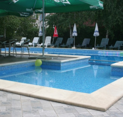 005.JPG