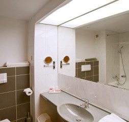02.jpg