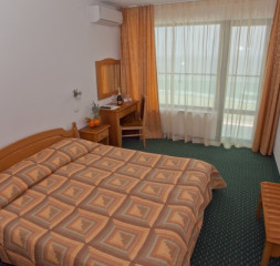 03.jpg