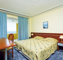 03.jpg