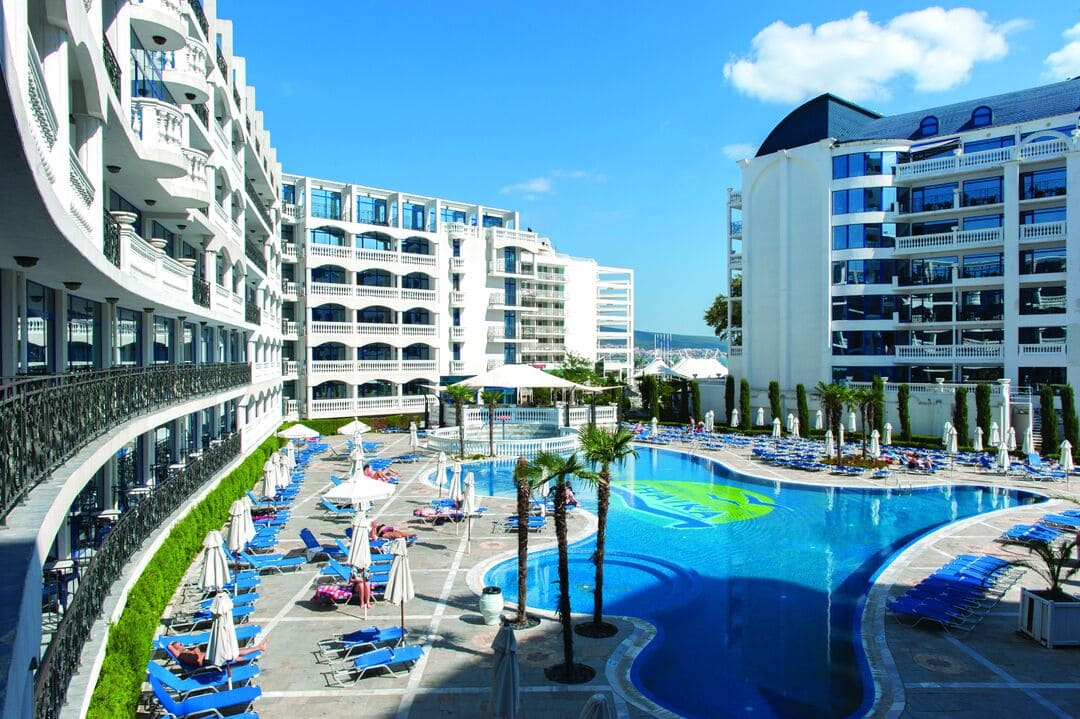 Chaika Beach Resort ***