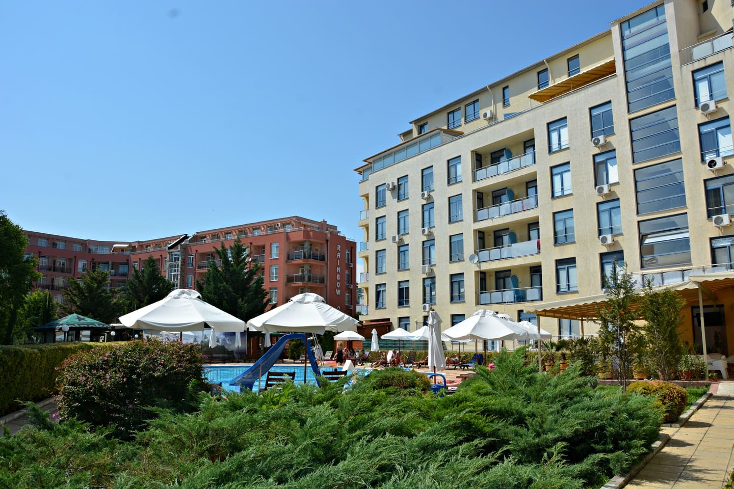 Holiday Complex Rainbow 1