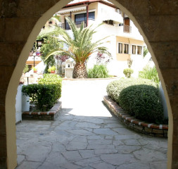 1273492012.jpg