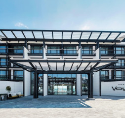 1Hotel_Exterior_1.jpg