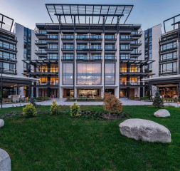 1Hotel_Exterior_2.jpg