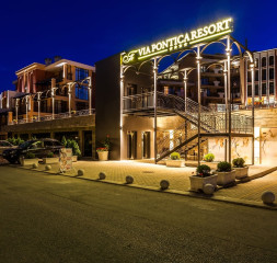 1Hotel_Exterior_6.jpg