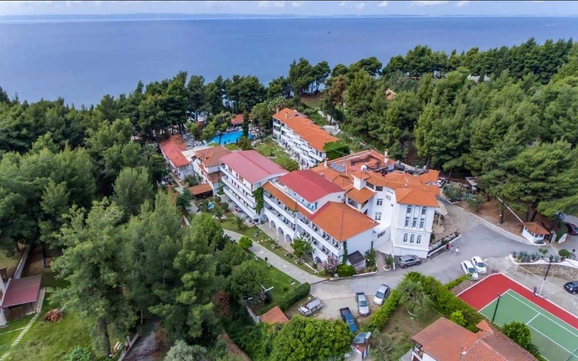Porfi Beach Hotel ***