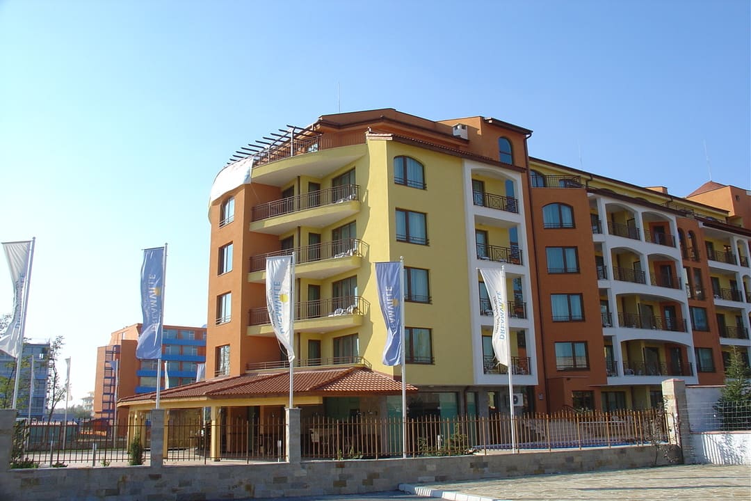 Golden Dreams Apart Hotel