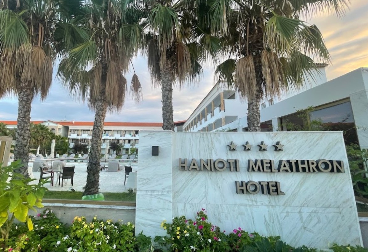 Hanioti Melathron ****