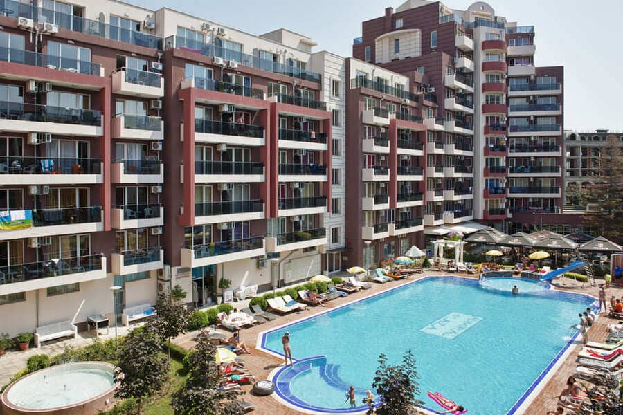 Admiral Plaza ****