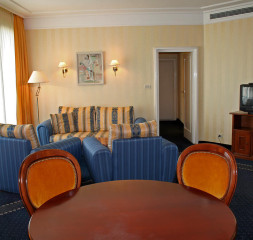 21007630.jpg
