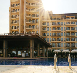 21Pool_5.jpg