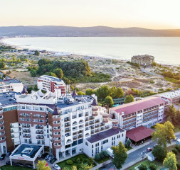 2Hotel_Exterior_2.jpg