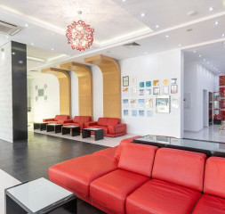 2Lobby_Reception_1.jpg
