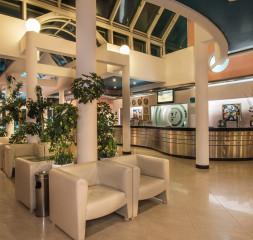 2Lobby_Reception_2_1.jpg
