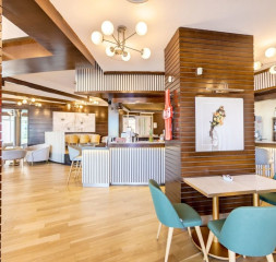 2Lobby_Reception_2_2.jpeg