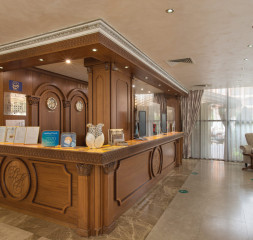 2Lobby_Reception.jpg