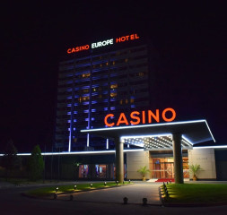 3Hotel_Exterior_4.jpg