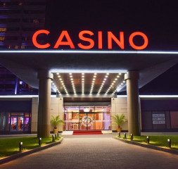 4Hotel_Exterior_3.jpg