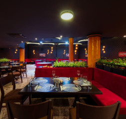 4Restaurant_1_2.jpg
