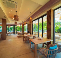 4Restaurant_1_5.jpg