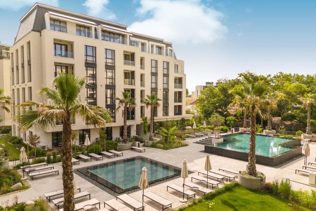 Azur Premium Resort ****