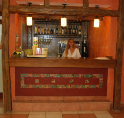 5Lobby_Bar.jpg