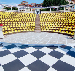 Amphitheatre_Elenite_1.jpg
