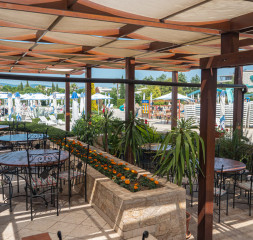 Aqua_Park_Bar_1.jpg