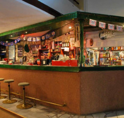 BAR.jpg
