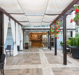 Bar4.jpg