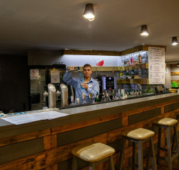 Bar_1.jpg