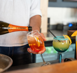 Bar_3.jpg