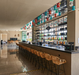 Bar.jpg