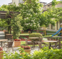 Bar_Terrace_Wiener_Cafe.jpg