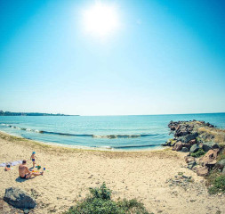 Beach_1.jpg