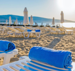 Beach_1.jpg