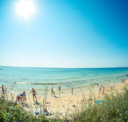 Beach_2.jpg