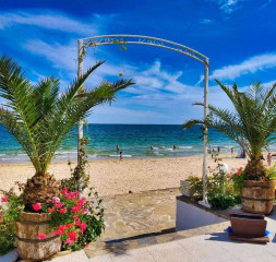 Beach_2.jpg